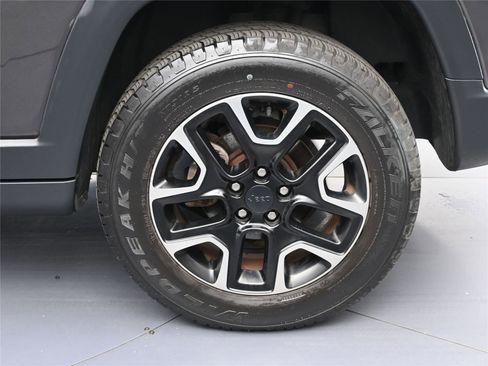 Used 2019 Jeep Compass Trailhawk w/ Leather Interior Group image 12