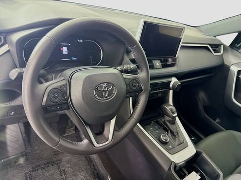 Certified 2025 Toyota RAV4 SE w/ Convenience Package image 9