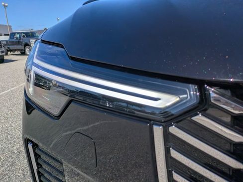 New 2026 Volvo XC90 B6 Plus w/ Protection Package Premier AWD/4WD image 10