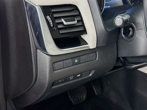 Used 2023 Nissan Rogue SL AWD/4WD image 17