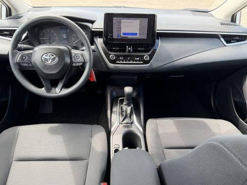 Used 2025 Toyota Corolla LE FWD image 13