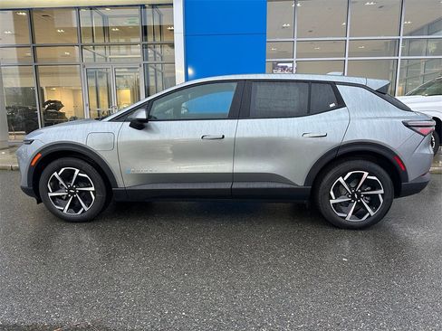 New 2026 Chevrolet Equinox EV LT image 2