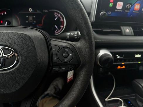 Used 2024 Toyota RAV4 LE image 23