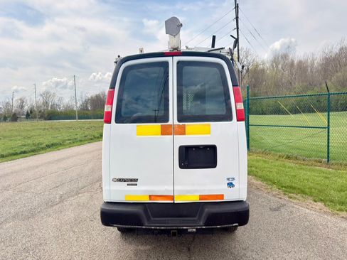 Used 2013 Chevrolet Express 2500 RWD image 4