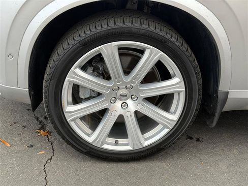 Used 2016 Volvo XC90 T8 Inscription w/ Vision Package image 9