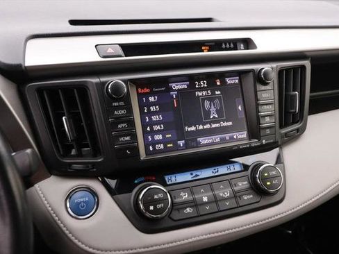 Certified 2018 Toyota RAV4 Limited image 17