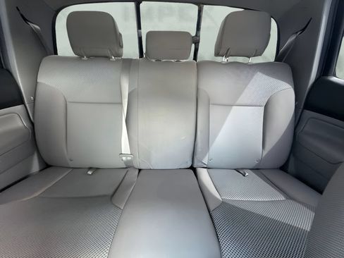 Used 2013 Toyota Tacoma 4x4 Double Cab w/ TRD Off-Road Pkg image 6