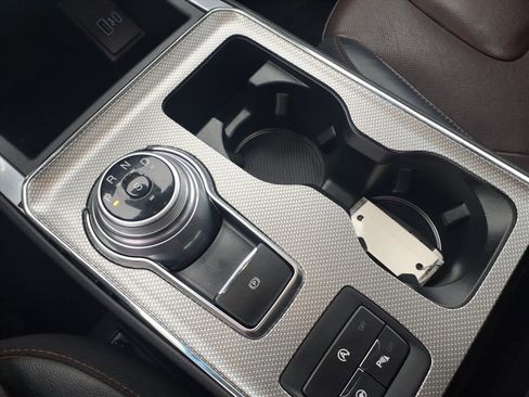 Used 2021 Ford Edge Titanium w/ Equipment Group 301A image 21