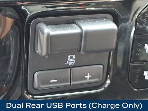 Used 2024 Chevrolet Silverado 1500 High Country w/ Technology Package image 12