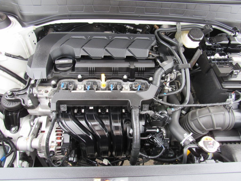 Certified 2025 Hyundai Venue SEL FWD image 12