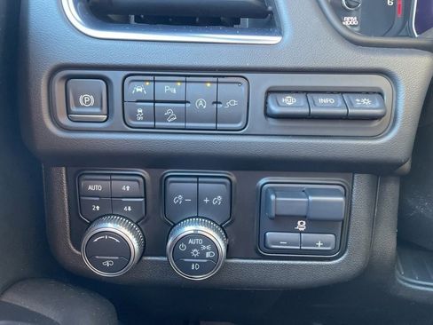 Used 2021 GMC Yukon XL AT4 w/ AT4 Premium Plus Package image 27