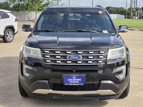 Used 2017 Ford Explorer Limited FWD image 3