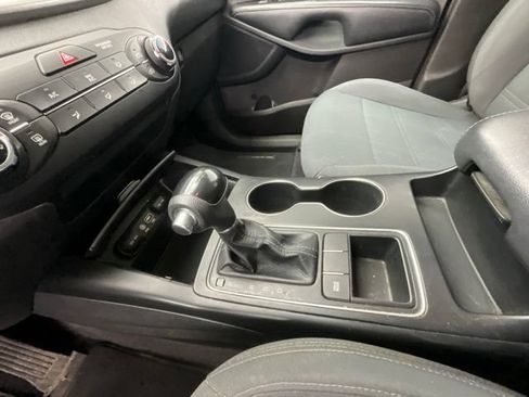 Used 2016 Kia Sorento FWD image 13