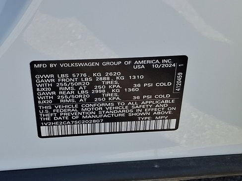 Used 2025 Volkswagen Atlas Cross Sport SE image 26