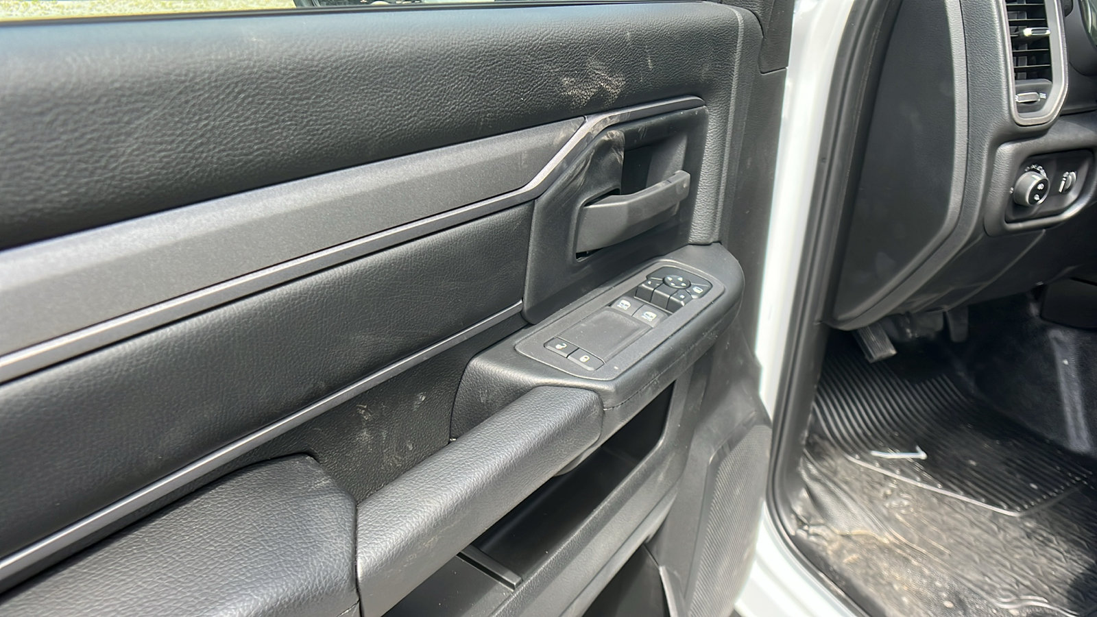 New 2025 RAM 3500 Tradesman AWD/4WD image 14