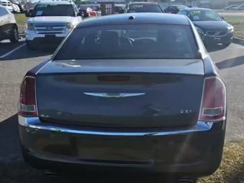 Used 2014 Chrysler 300 image 6