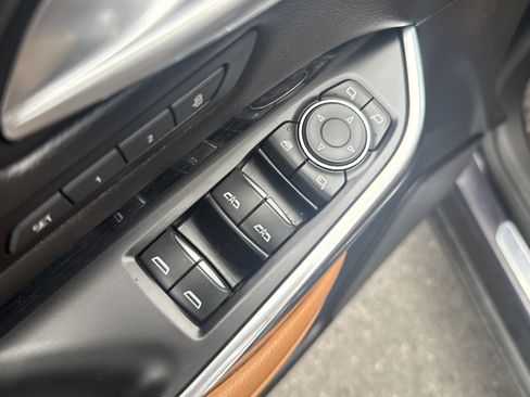 Used 2024 Cadillac XT4 Sport image 17