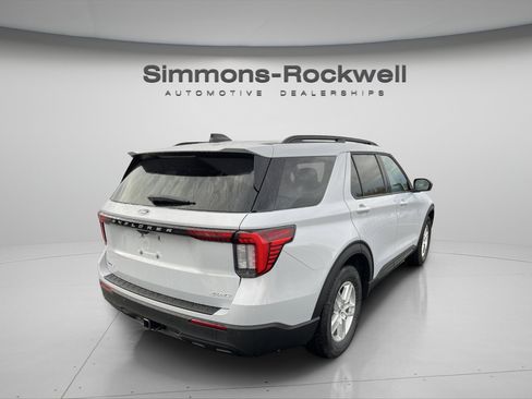 Used 2026 Ford Explorer Active AWD/4WD image 5
