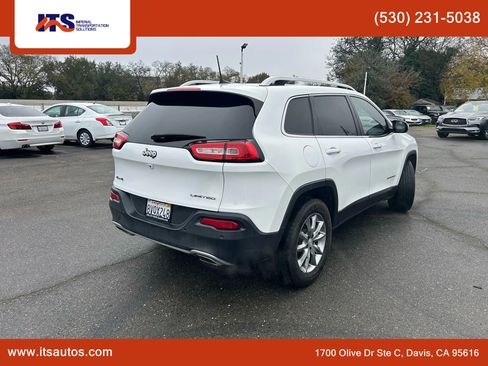 Used 2017 Jeep Cherokee Limited w/ Luxury Group image 7