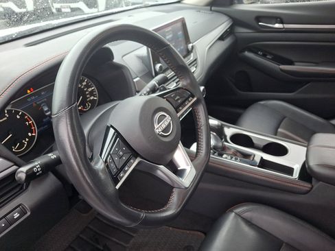 Used 2024 Nissan Altima 2.5 SR image 25