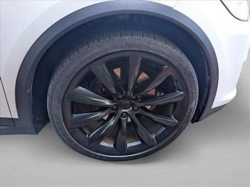 Used 2020 Tesla Model X Long Range image 24