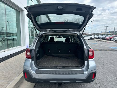 Used 2019 Subaru Outback 2.5i Premium image 16