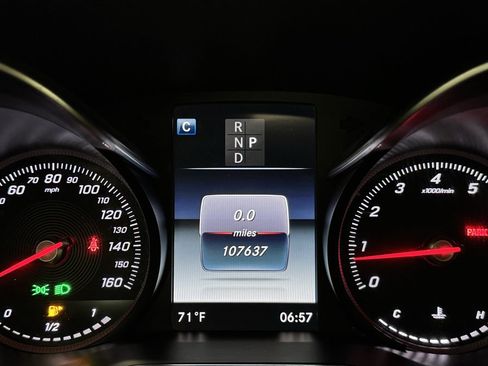 Used 2018 Mercedes-Benz GLC 300 4MATIC image 19
