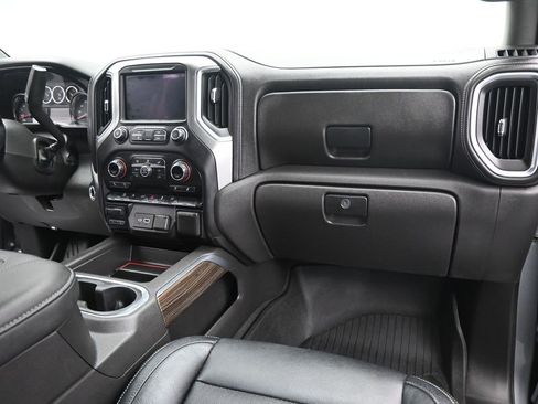 Used 2020 Chevrolet Silverado 1500 LT Trail Boss image 2