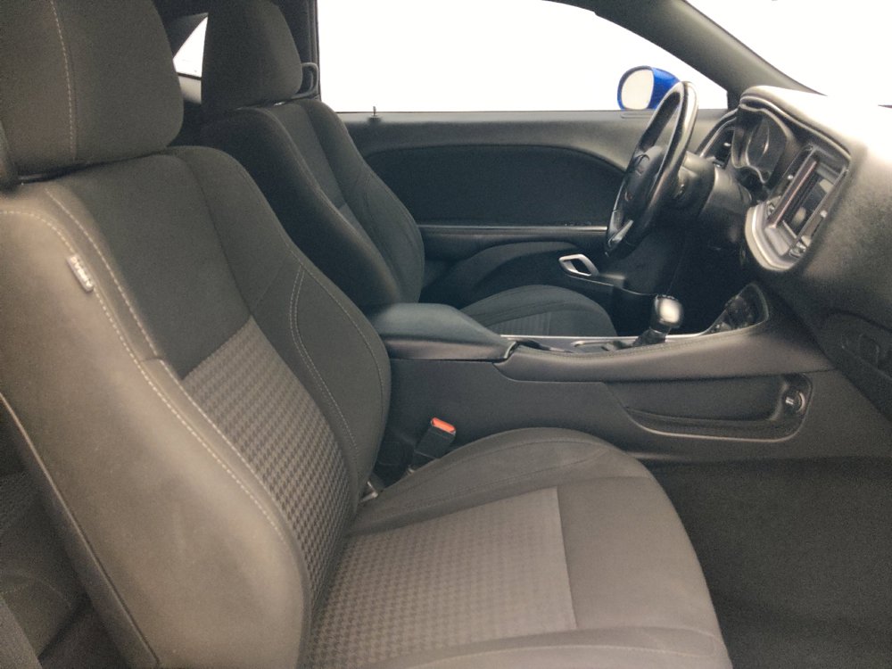 Used 2018 Dodge Challenger SXT RWD image 21