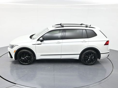 Used 2023 Volkswagen Tiguan SE R-Line FWD image 39