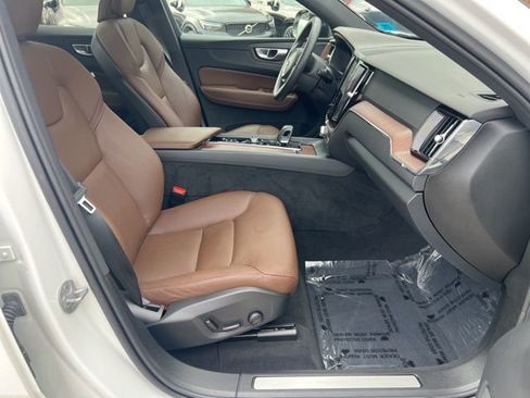 Certified 2024 Volvo XC60 T8 Plus w/ Protection Package Premier image 17