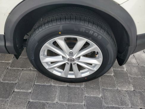 Used 2017 Nissan Rogue Sport SV w/ SV Premium Package image 5