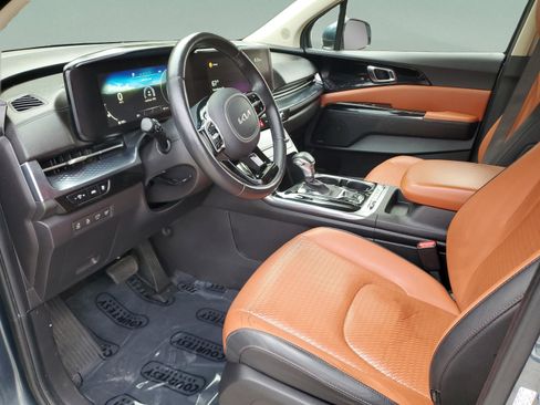 Used 2022 Kia Carnival SX Prestige image 13