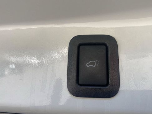 Used 2019 Toyota Highlander XLE AWD/4WD image 33