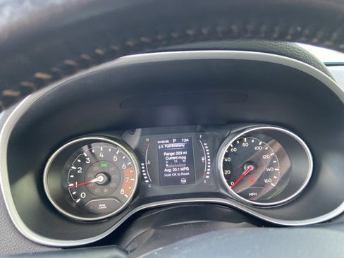 Used 2019 Jeep Compass Latitude FWD image 25