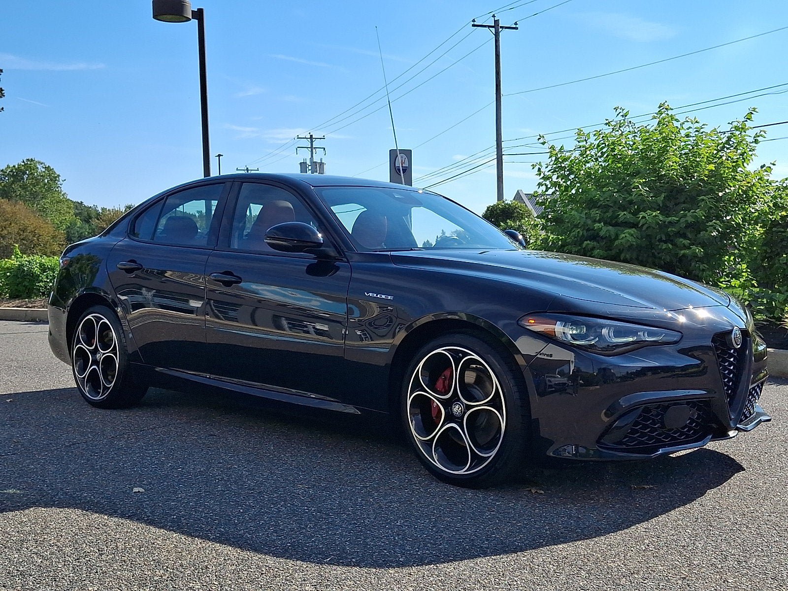 Used 2024 Alfa Romeo Giulia Veloce AWD/4WD image 3