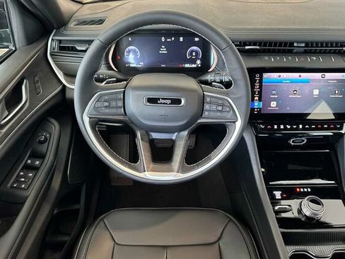 New 2026 Jeep Grand Cherokee Limited w/ Limited Altitude Package AWD/4WD image 11