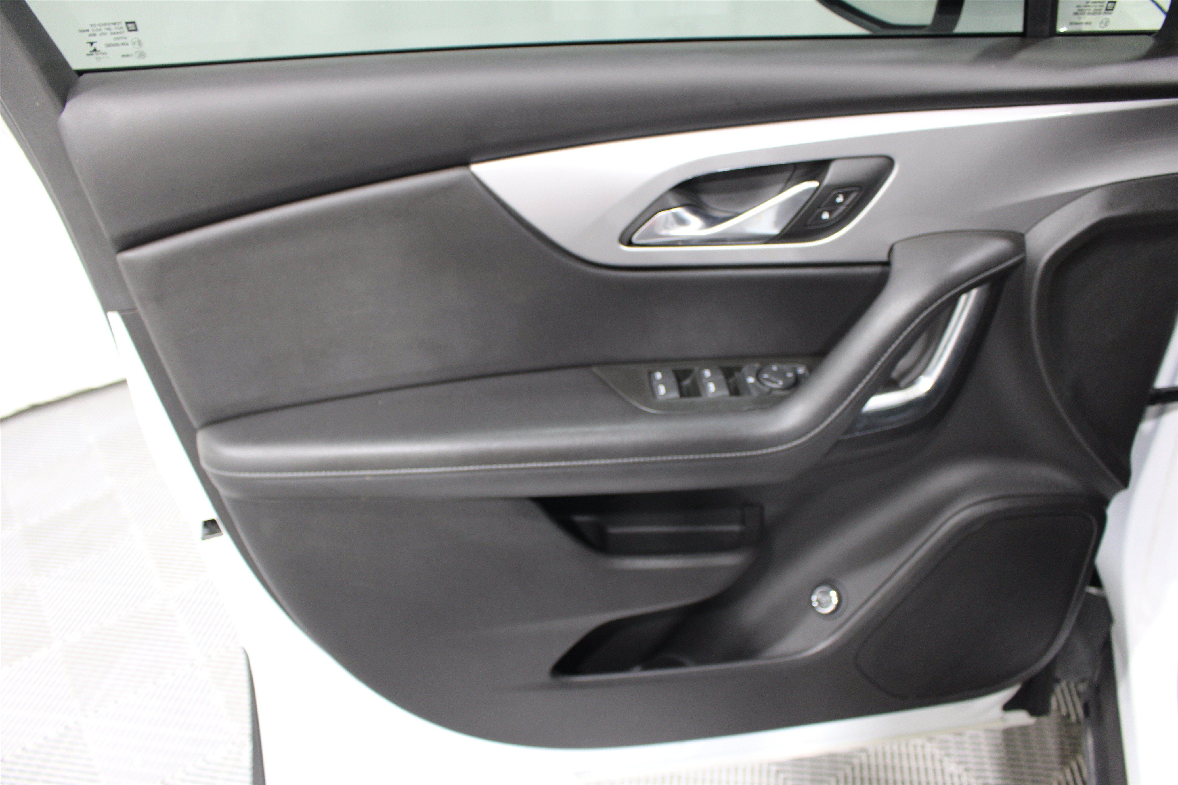 Used 2022 Chevrolet Blazer LT FWD image 6