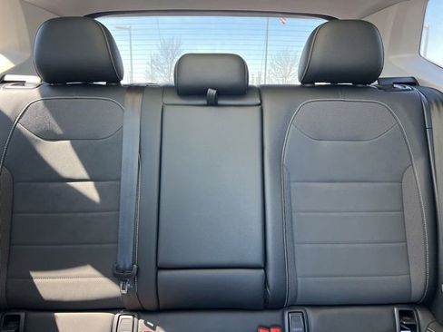 Used 2023 Volkswagen Taos SE AWD/4WD image 33