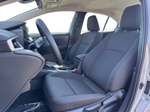Used 2025 Toyota Corolla LE FWD image 9
