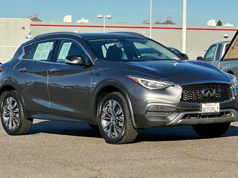 Used 2018 INFINITI QX30 AWD image 5