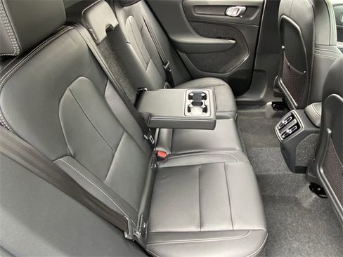 New 2025 Volvo XC40 B5 Core image 14