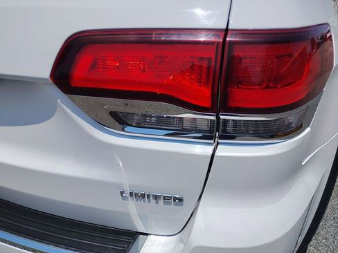 Used 2022 Jeep Grand Cherokee Limited AWD/4WD image 35