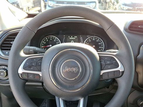 Certified 2023 Jeep Renegade Latitude w/ Sun & Fun Group image 20