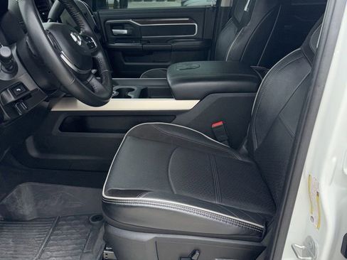 Used 2024 RAM 2500 Laramie AWD/4WD image 12