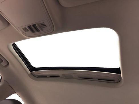 Used 2016 Buick Regal AWD image 16