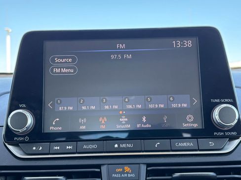 Used 2024 Nissan Altima 2.5 SR image 23