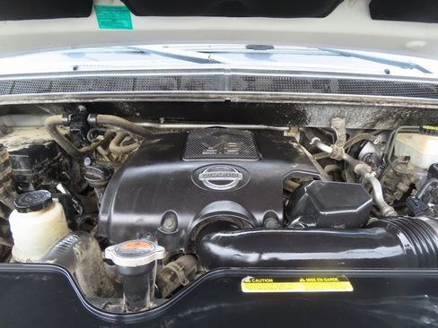 Used 2012 Nissan Titan SV w/ SV Value Truck Pkg image 31