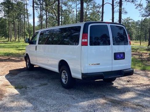 Used 2022 Chevrolet Express 3500 LS image 3