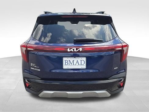Used 2024 Kia Seltos EX AWD/4WD image 9
